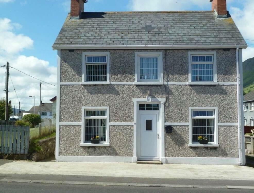 Glens Of Antrim House - On The Coast *
